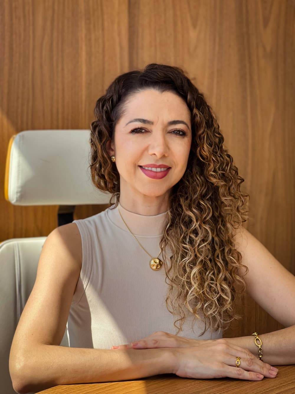A nutricionista Tièrëna Cezilio, CRN-1/3800, em seu consultório em Goiânia